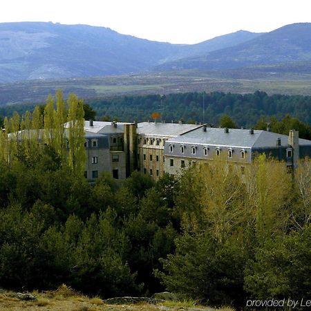 Parador De Gredos Navarredonda de Gredos Exterior foto